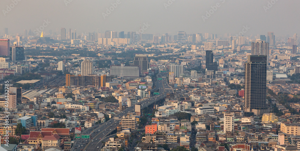 Panoramic view of Bangkok in the evening It is a capital city full of houses, people, streets and skyscrapers.