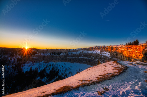 Lever de soleil au Creux du Van