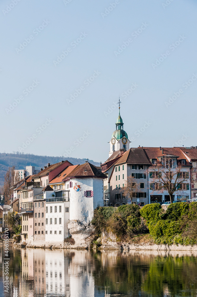 Olten, Stadt, Stadtturm, Aare, Fluss, Alte Brücke, Holzbrücke, Altstadt, historische Häuser, Bahnhof, Frühling, Frühlingssonne, Solothurn, Schweiz