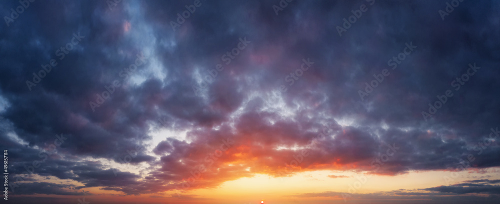 Beautiful sunset or sunrise sky background with dark clouds. Stock ...