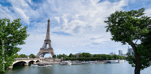 eiffel tour and Paris cityscape © neirfy