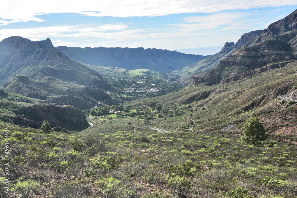Naklejka premium promontorio interno all'isola di gran canaria vicino al monumento simbolo roque nublo
