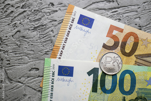 Russian ruble against the background of the euro, the war in Ukraine, the exchange rate of the ruble, the fall of the ruble