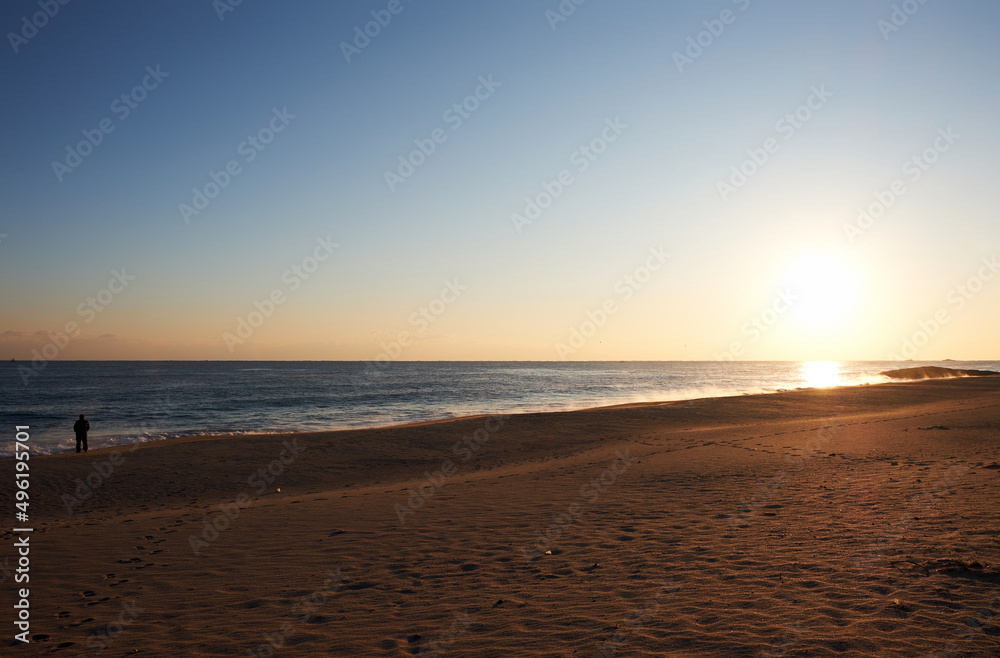 Naklejka premium Beautiful sunset at Bongpo beach in Goseong-gun, South Korea.