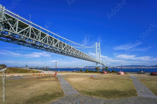 淡路島の公園から見る明石海峡大橋の情景＠兵庫