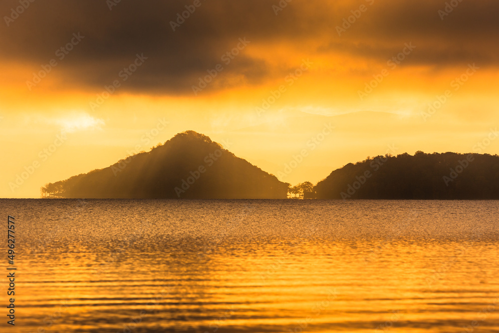 日本の国立公園、洞爺湖の夜明け・10月