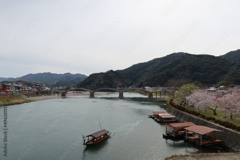A view of Kintai-kyo Bridge and Nishiki-gawa River in Iwakuni City in Yamaguchi Pref. in Japan 日本の山口県岩国市にある錦帯橋と錦川の一風景