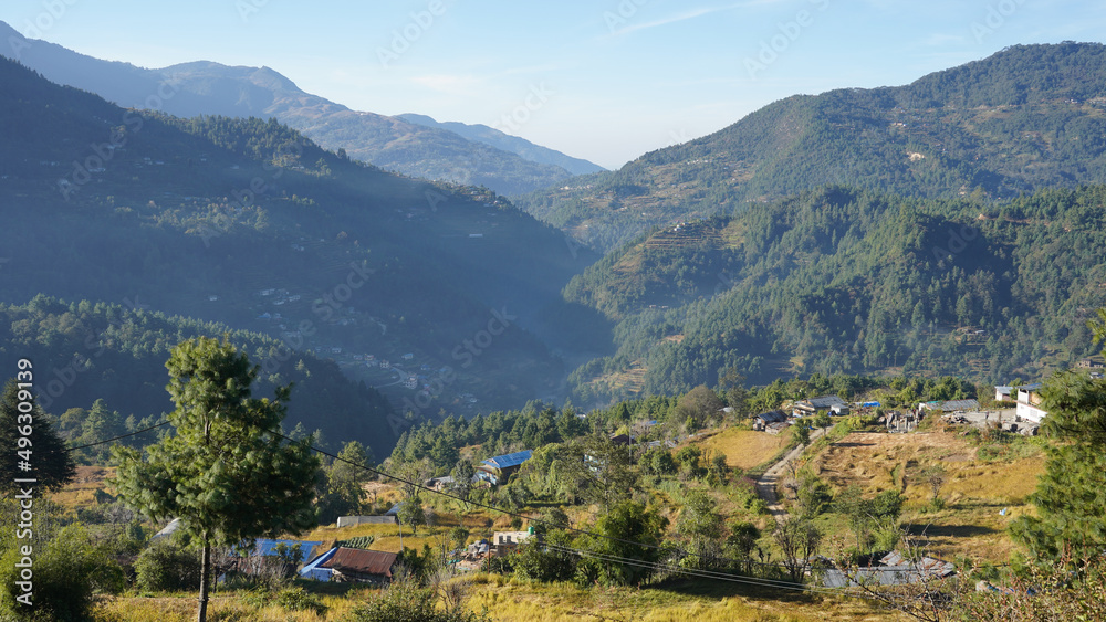 Fototapeta premium Shivalaya village on the Jiri to Lukla trek in the Himalaya mountains of Nepal.