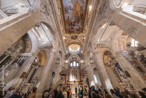 cattedrale di Cagliari  (Sardegna-Italia) ripresa da dietro durante una celebrazione di nozze photo