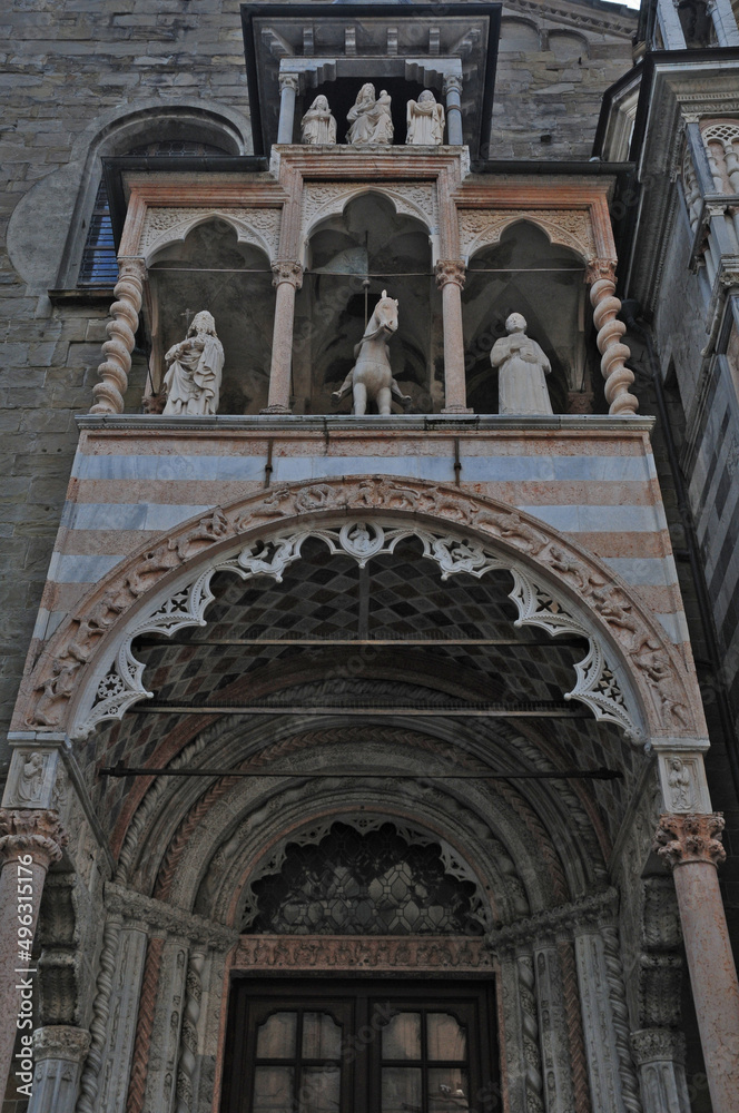 Bergamo, Basilica di Santa Maria Maggiore - portale
