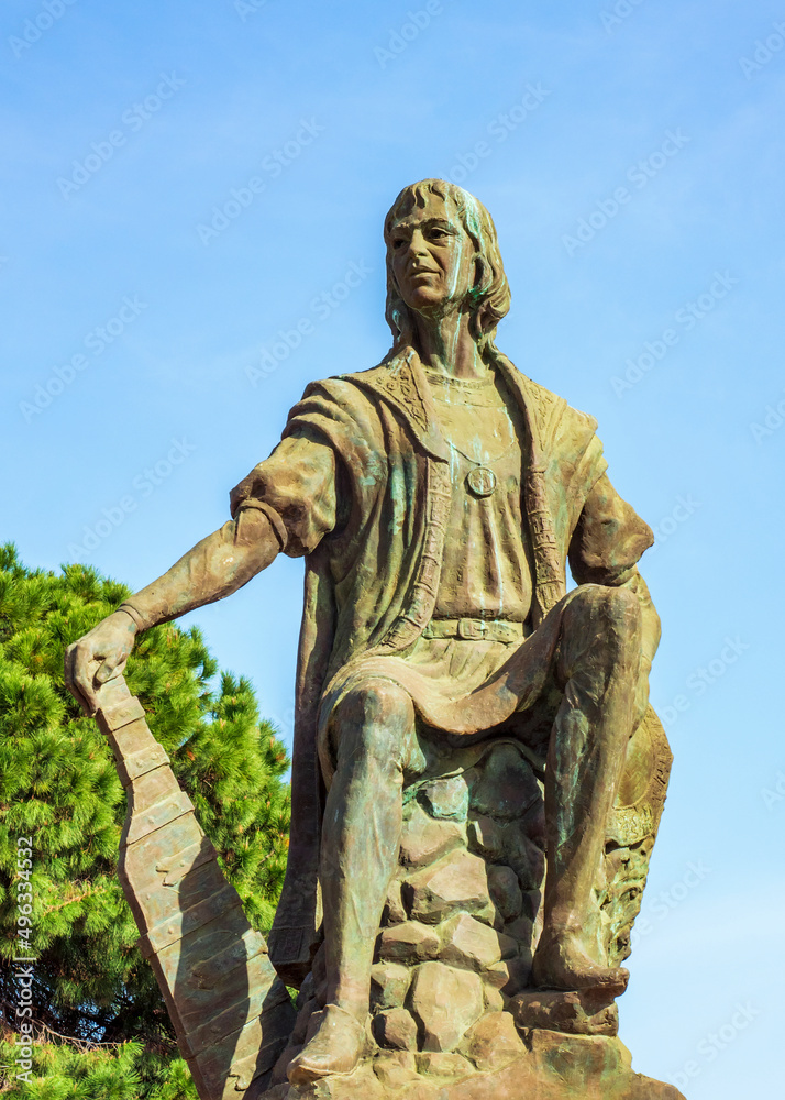 Estatua de Cristobal Colon en los jardines del Monasterio de La Rábida, Huelva