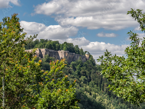 Königstein in der Sächsischen Schweiz – Schöne Aussicht Richtung Festung Königstein
