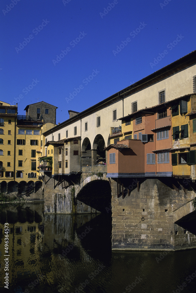 Bridge across a river, Ponte Vecchio, Arno River, Florence, Italy Bridge across a river, Ponte Vecchio, Arno River, Florence, Italy