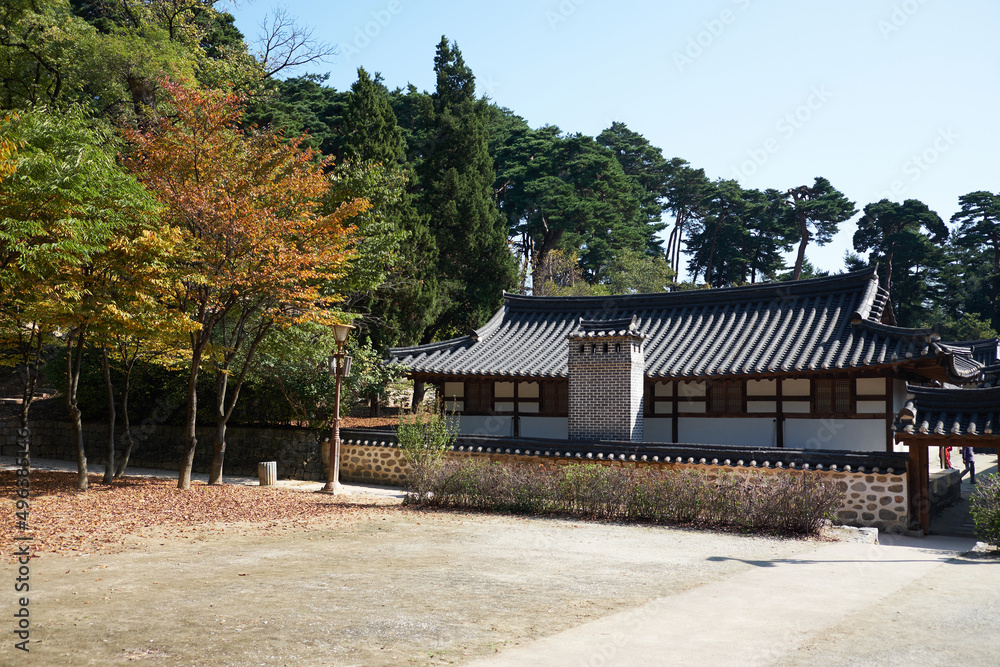 Sungyojang in Gangneung-si, South Korea. Sungyojang is a house built in the Joseon Dynasty.
Sungyojang in Gangneung-si, South Korea. Sungyojang is a house built in the Joseon Dynasty.