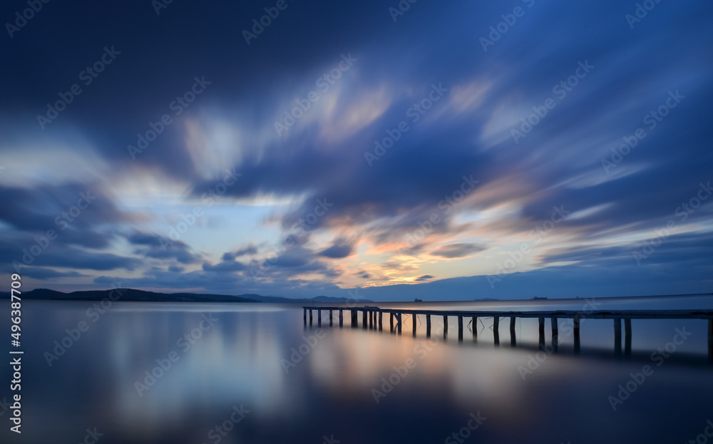 Obraz premium sunset over the sea