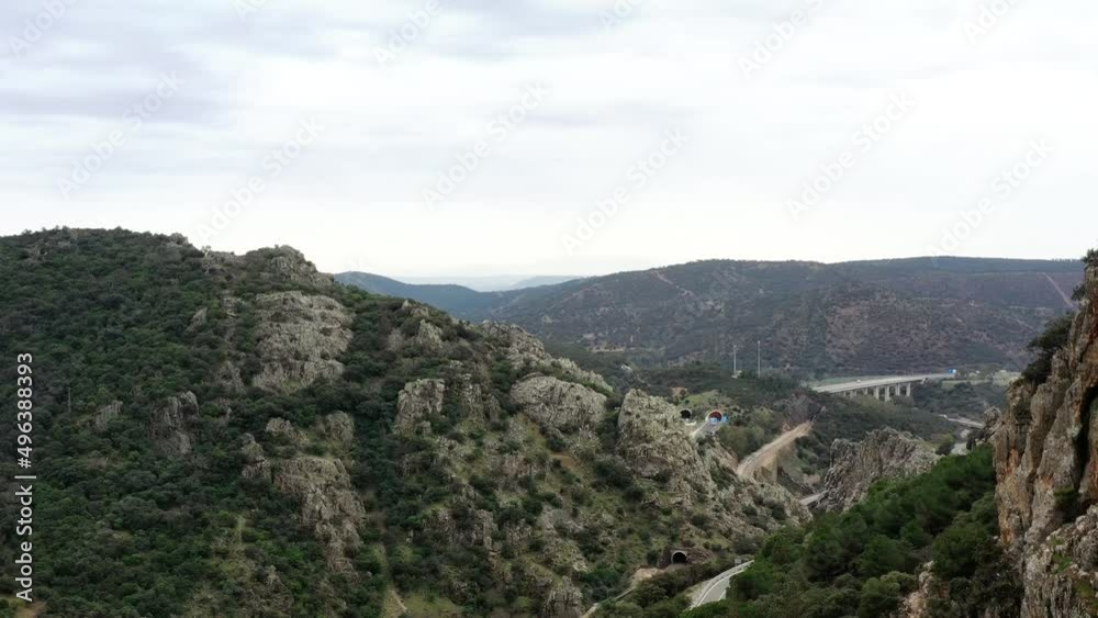 survol du parc naturel de Despenaperros en Espagne massif montagneux en Andalousie, Espagne survol du parc naturel de Despenaperros en Espagne massif montagneux en Andalousie, Espagne