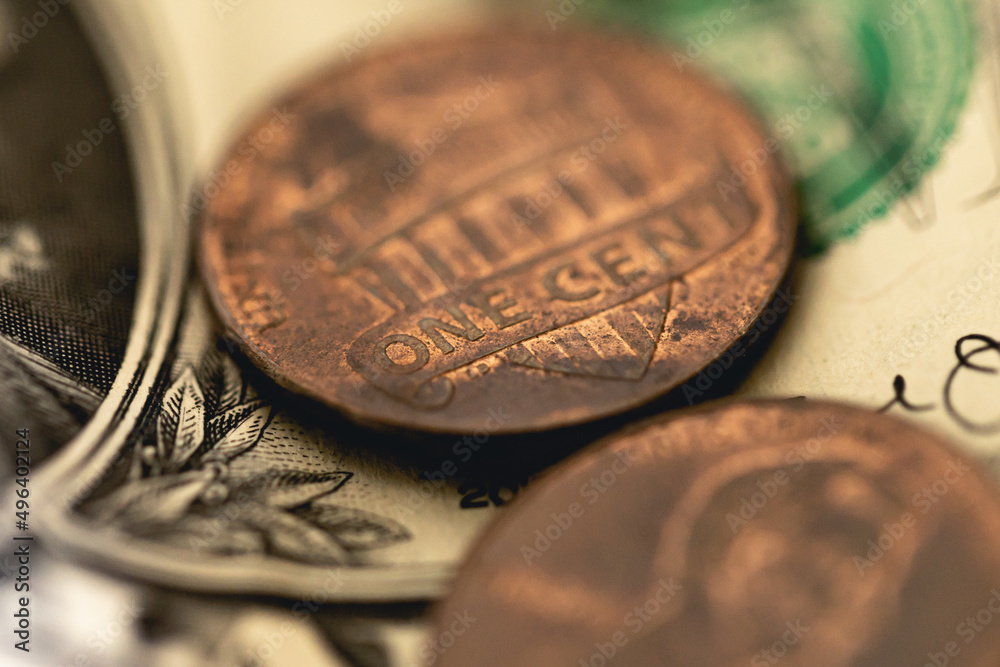 Nota de 1 Dólar dos Estados Unidos com moedas em fotografia macro