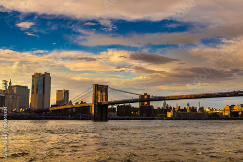 Brooklyn Bridge and Manhattan at night © Sergii Figurnyi