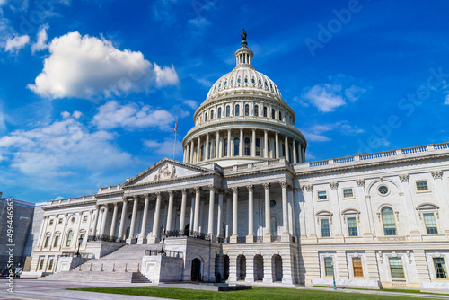 The United States Capitol building © Sergii Figurnyi