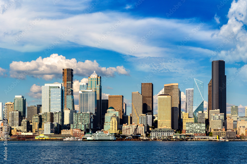 Fototapeta premium Seattle cityscape at Elliott Bay
