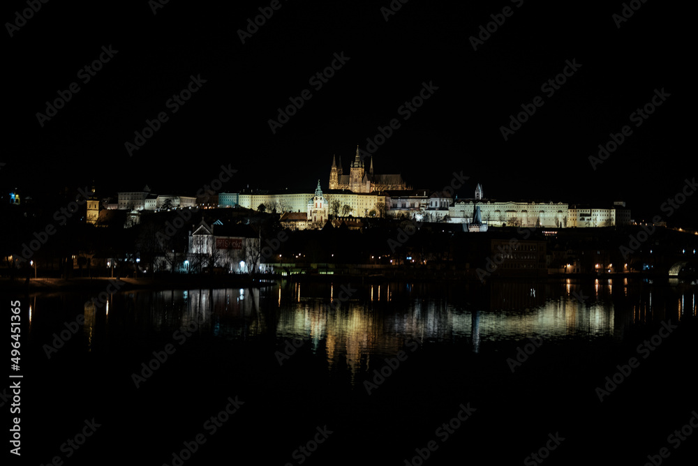 Widok na Zamek w Pradze podczas nocy