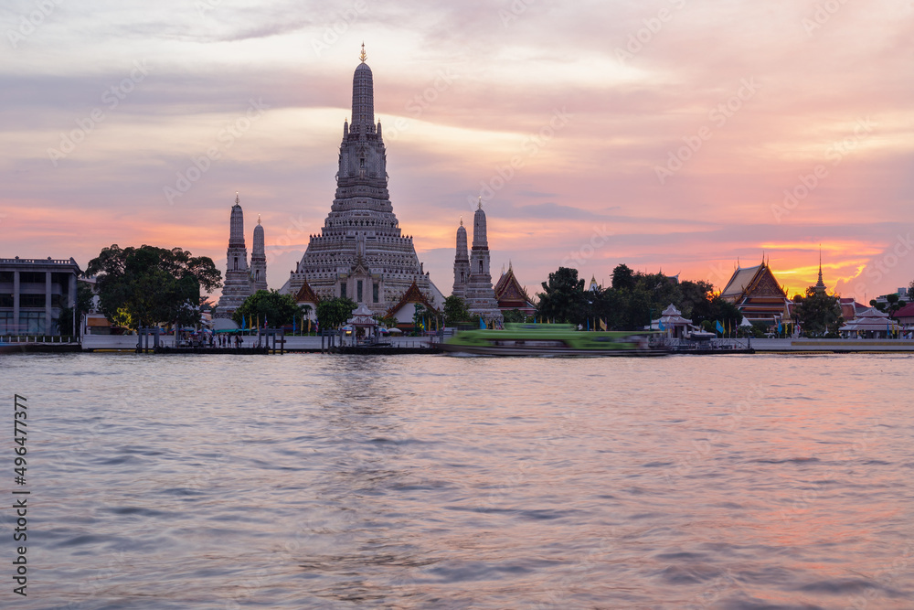 Wat Arun, Temple of Dawn and the Chao Phraya River, Bangkok, Thailand