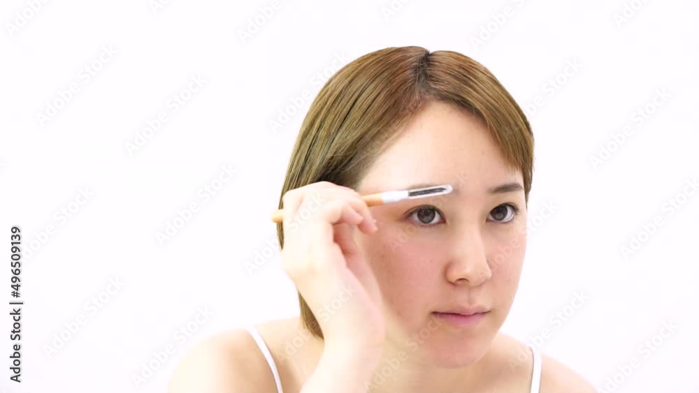 メイクアップ　眉毛ブラシ　スローモーション