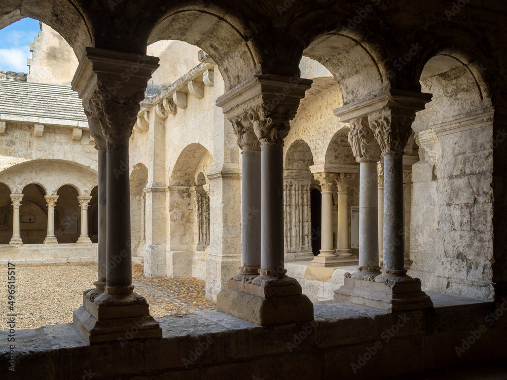 Abbaye Montmajour cloister