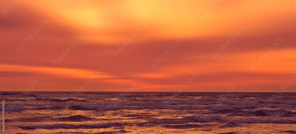 Obraz premium Amanecer en la playa