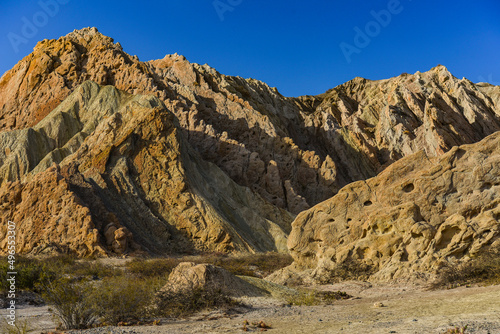 The rugged geology of the Quebrada de las Flechas, Valles Calchaquíes, Salta Province, northwest Argentina