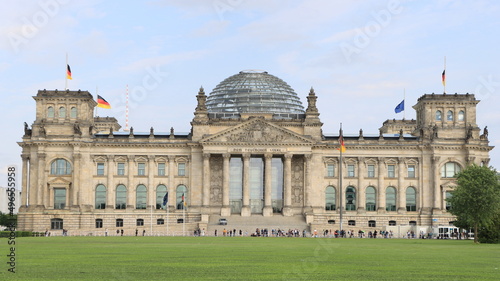 Das Reichstagsgebäude, Sitz des Deutschen Bundestages, in Berlin.