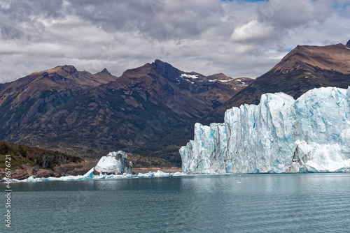 Glacier Perito Moreno - Most important tourist attractions.