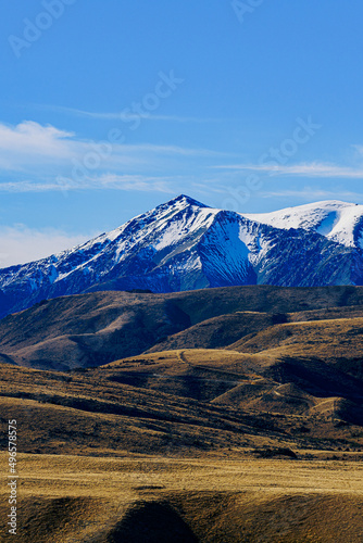 Remote mountain landscape in New Zealand © Ingmar