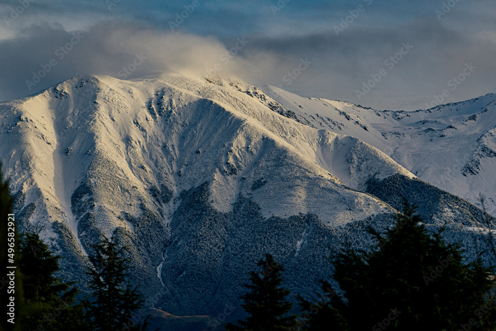 Obraz premium Snow covered peaks