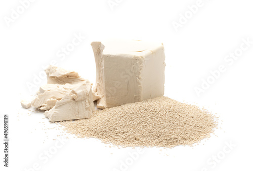 Dry and Raw Compressed Baking Yeast