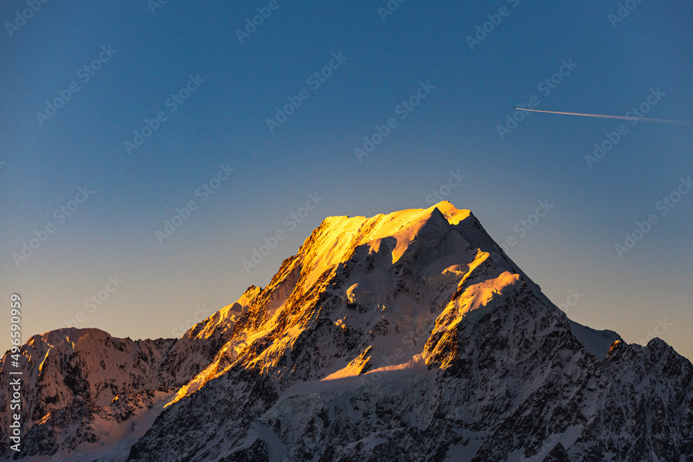 Naklejka premium Mountain peak in New Zealand