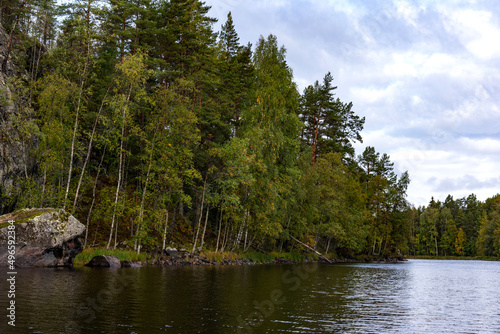 Fototapeta Naklejka Na Ścianę i Meble -  Ladoga Skerries National Park. Beautiful autumn view of Lake Ladoga in the Republic of Karelia.