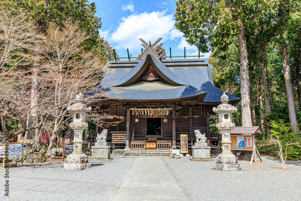 初春の冨士御室浅間神社　山梨県富士河口湖町　Fujiomurosengen Shrine in early spring.