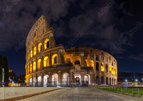 Colosseum at Night Fototapet