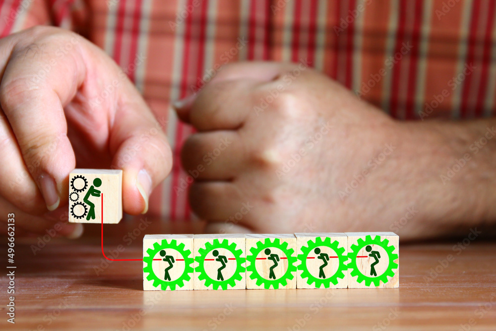 Obraz premium icon people with gear icon on wood block , idea working concept