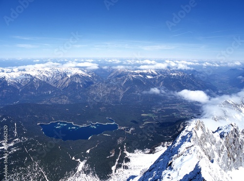 Alpen, Blick von der Zugspitze auf den Eibsee