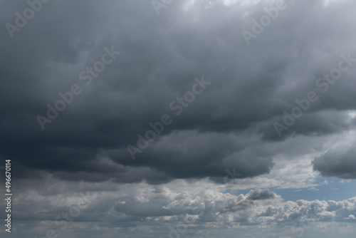 ciel gris menaçant