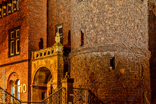 Turm auf GEW Gelände in Köln bei Nacht