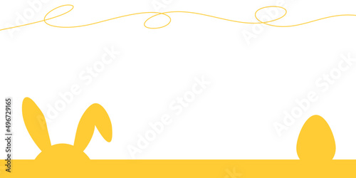 Wielkanocne proste tło z miejscem na tekst. Królicze uszy i pisanka w żółtym kolorze na białym tle.