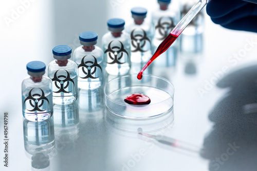 Cuadro en lienzo Secret genetic testing of warfare in a labs
