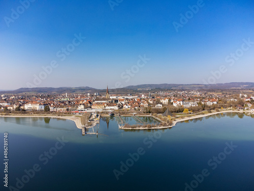 Die Stadt Radolfzell am Bodensee mit der Hafenanlage "Wäschbruck" © Markus Keller