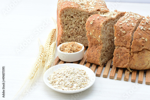 Large wholemeal oatmeal bread, sweetened with natural panela