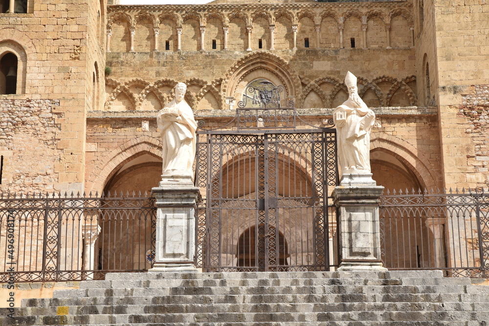 Façade de la cathédrale de Cefalù. Sicile