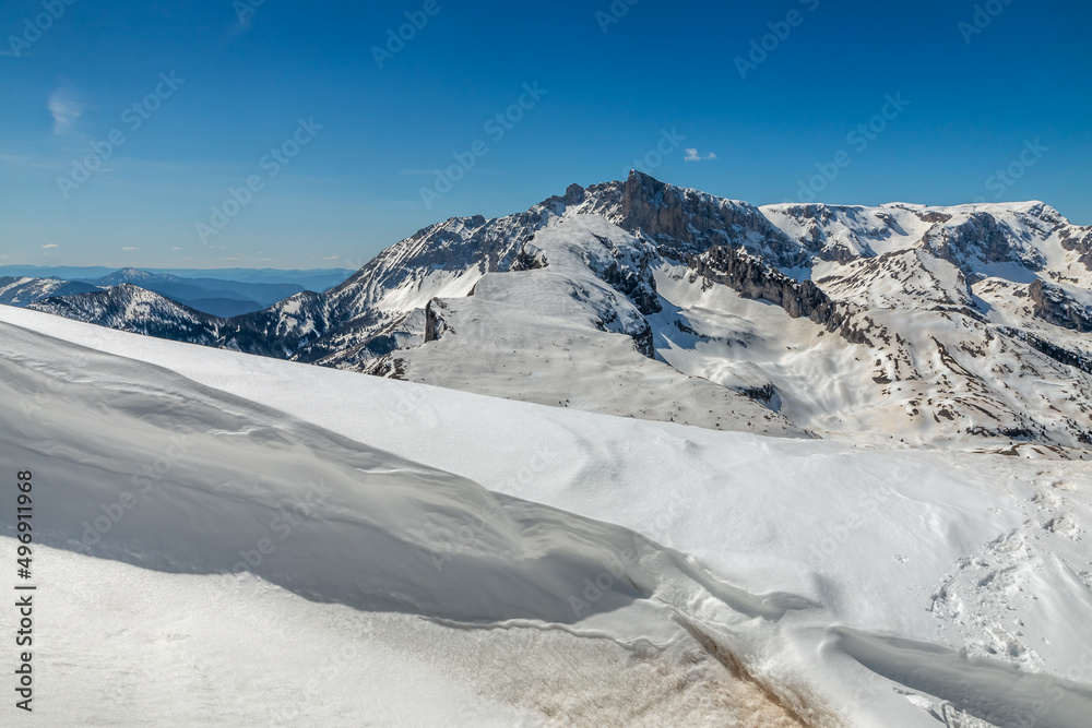 Paysage du massif du Dévoluy en hiver , Hautes-Alpes , France