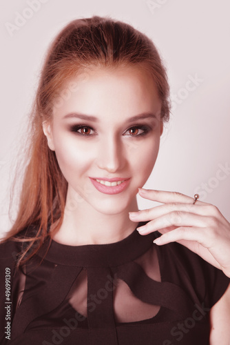Obraz na płótnie girl w salonie